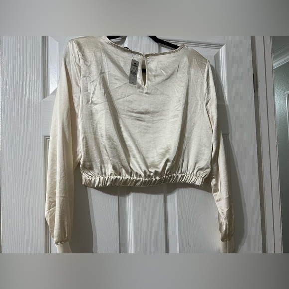 EXPRESS Pull-Over Top - Picture 4 of 4